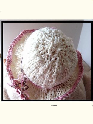 556, KNITTED HAT, baby to adult