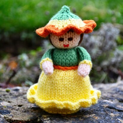 Flower Dolls Knitting Pattern - Toy Knitting Pattern