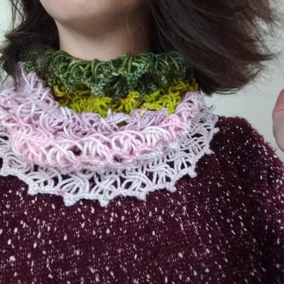 Hairpin Lace Cowl