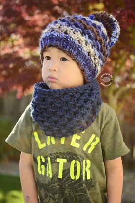 Wolf Slouch Beanie & Cowl