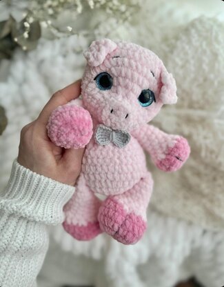 Plush pig toy