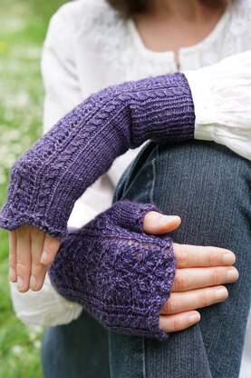 Meadow Queen Mitts