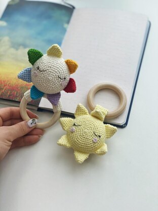 Teether Sun and Rainbow flower