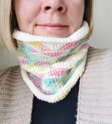 Wavy Unicorn Cowl