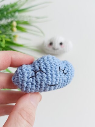 Crochet cloud pattern