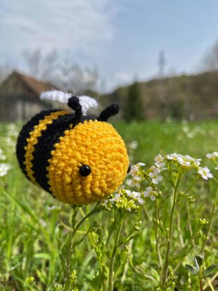 Besti the BEE | Amigurumi crochet pattern