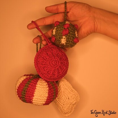 Crochet Pattern - Noel Christmas Baubles