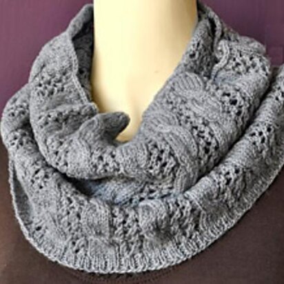 Cables 'n Lace Cowl