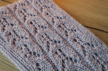 Tiny Leaves Scarf