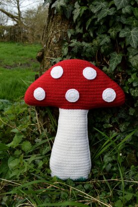 Tubby Toadstool (crochet pattern)