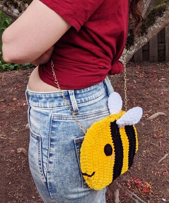 Chonky Bee Crossbody Bag