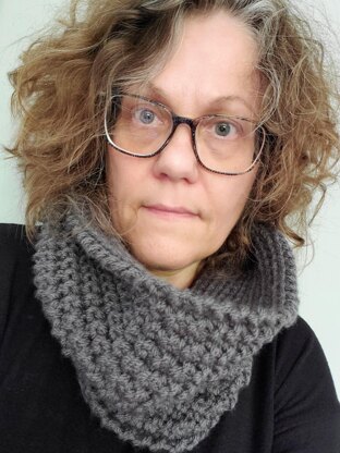 The Petite Stones Cowl