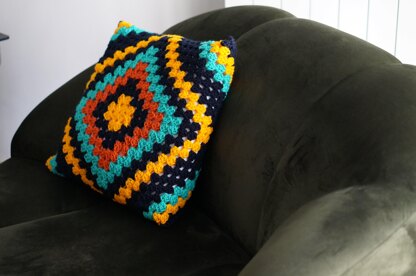 The granny square pillow cover crochet pattern