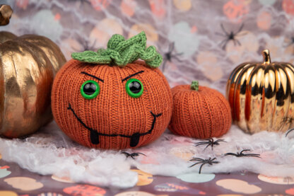 Deramores Bats and Pumpkins PDF