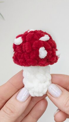 Crochet MushroomPattern: Christmas Ornaments & Keychain