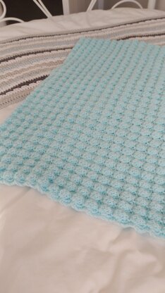 Bubbles Aran Baby Blanket