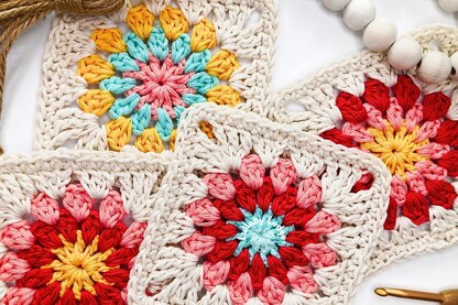 The Granny Flower Square
