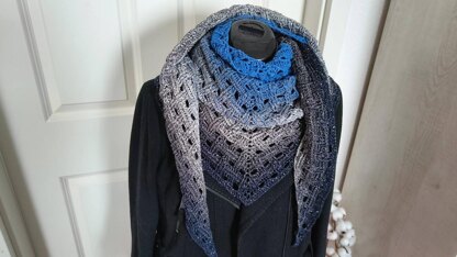 Triangular Scarf "Diopatra"