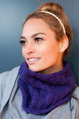Ribbed Cowl in Plymouth Baby Alpaca Aire - F543