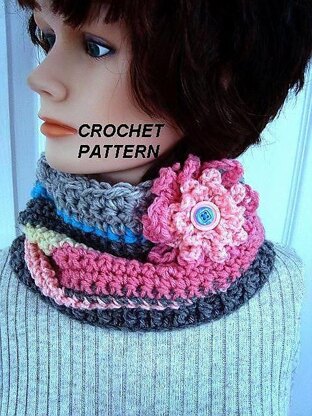 655 CROCHET COWL and flower, Neapolitan