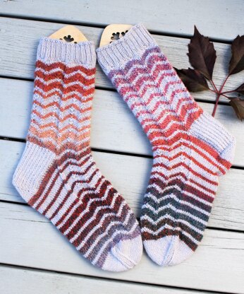 Wavy Stripes Socks