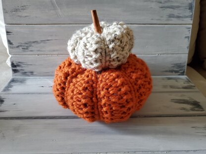 Gourdgeous knits pumpkins