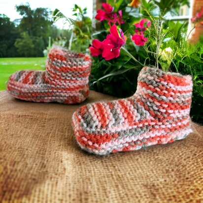 Child Moccasin Slippers - knitting pattern