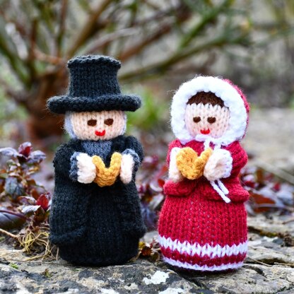 Christmas Carol Singer Dolls Knitting Pattern - Toy Knitting Pattern