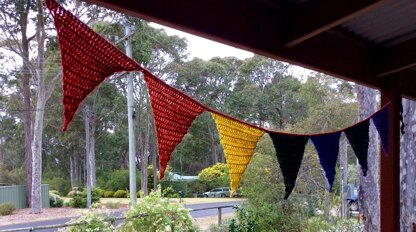 TigsTogs Rainbow Bunting Flags