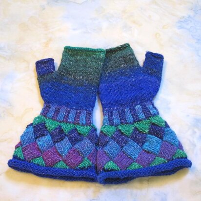 Eliza Fingerless Gloves - knitting pattern