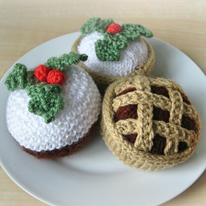 Treats for Santa and Rudolph Knitting pattern by Amanda Berry | LoveCrafts