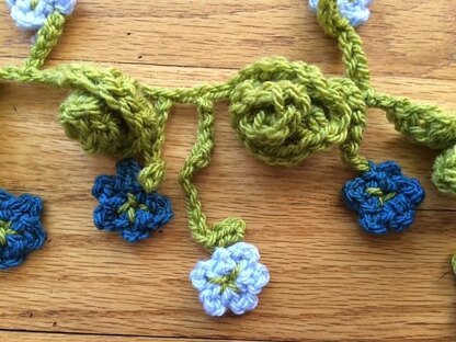 Peacock AND Curly Q's Garlands