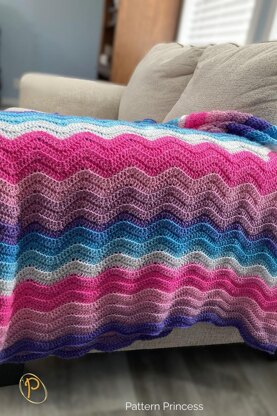 Wavy Berry Bliss Throw