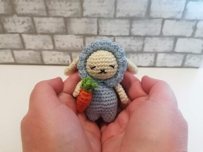 Bunny with Carrot Amigurumi
