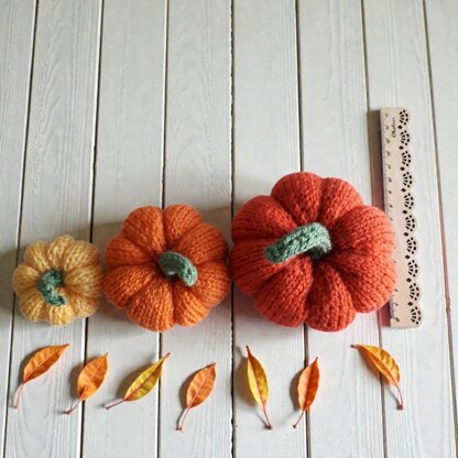 Easy knitted Pumpkins
