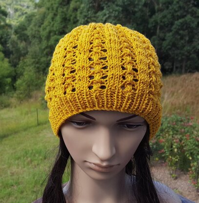 Courtney - 8ply seamless lace beanie