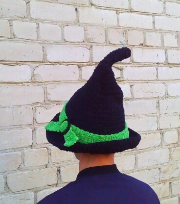 Black witch hat