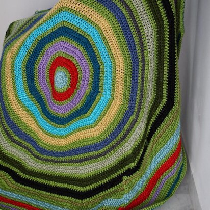 Multicolor round crochet blanket