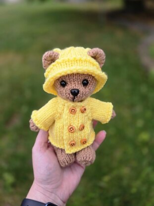 Rainy Day Outfit & Bear