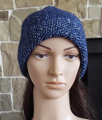 Charley - garter stitch diagonal beanie