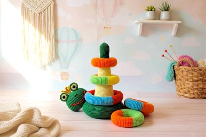 Stacking rings multi-color frog