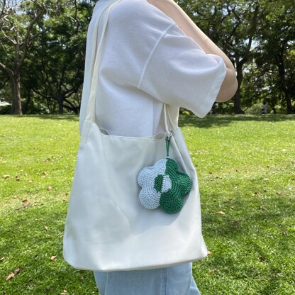Flower Water Bottle Holder PDF pattern – market bag, cup sleeve, bag charm, flower keychain, crochet cup holder, flower bag charm