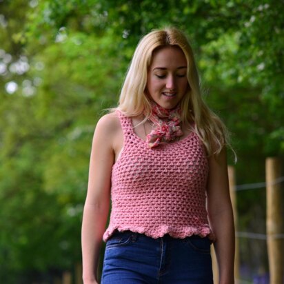 Floating frills top