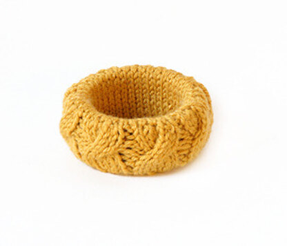 Cable Bracelet in Lion Brand Vanna's Choice - 70634AD