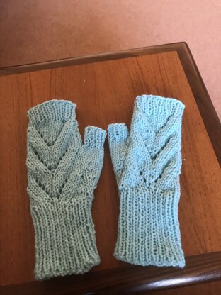 Leaves Fingerless Gloves