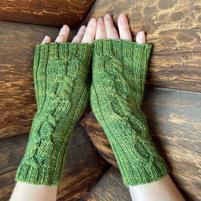 Reflejada Fingerless Mitts - knitting pattern
