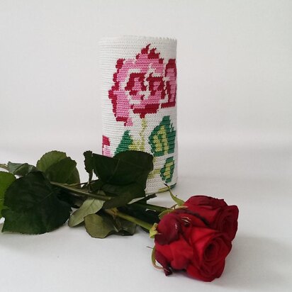 Vase with roses