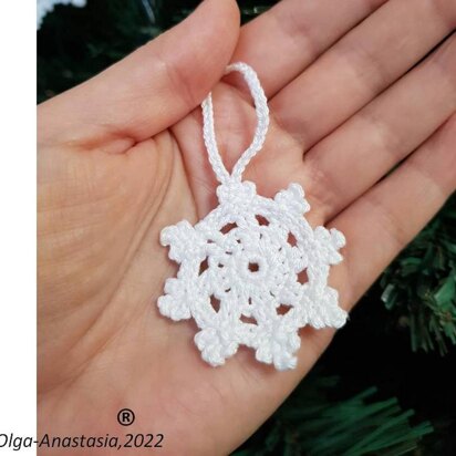 Openwork snowflake 4