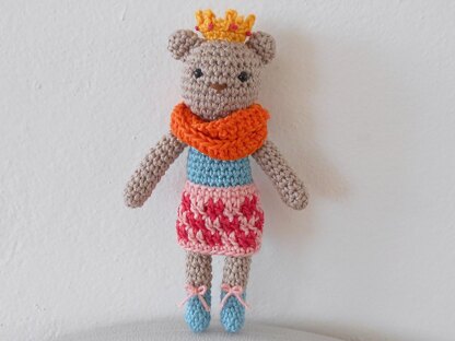 Regina Amigurumi Bear