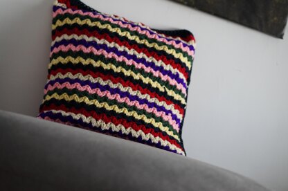 Double v stitch pillow cover